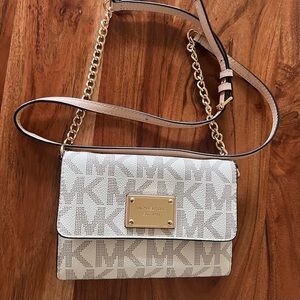 Michael Kors White and Gold Crossbody Wallet.